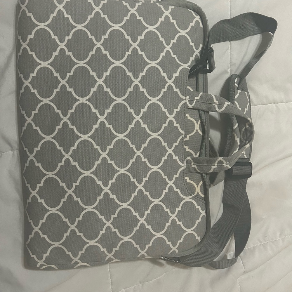 Laptop sleeve